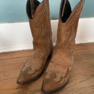 Men’s size 10D cowboy boots!